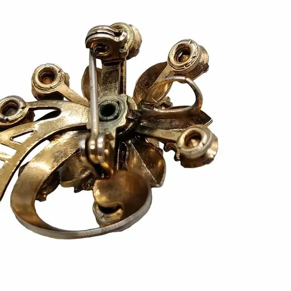 Vintage Gold Tone Floral Brooch Red Clear Stones Fleur-de-lis Statement No Mark - Picture 6 of 7